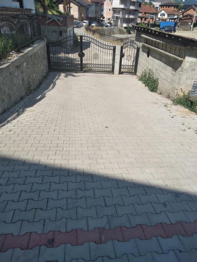 Guest House Erdan Плав Екстериор снимка